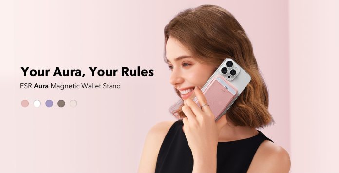 Mujer sosteniendo un teléfono con el soporte magnético para billetera ESR Aura, presentado sobre un fondo rosa con el texto 'Your Aura, Your Rules'.
